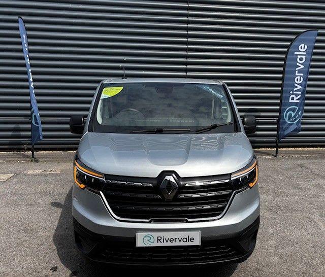 Renault Trafic image 2